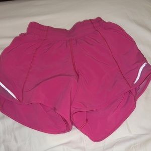Lululemon 4” low rise hotty hots